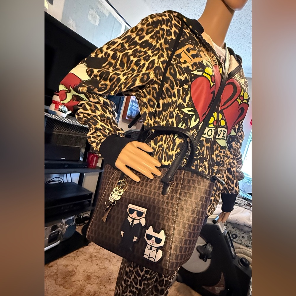 KARL LAGERFELD PARIS Purse
NEW with tags.